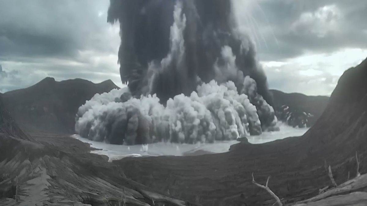 Když se magma setká s vodou. Video zachytilo masivní erupci sopky Taal